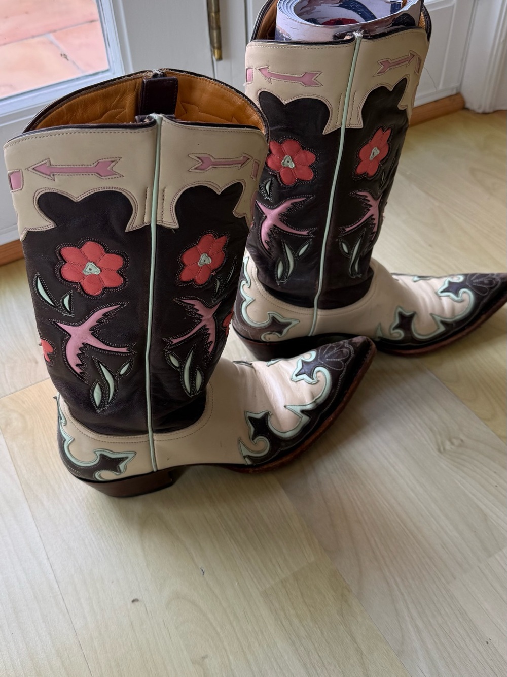 Old Gringo Cream, Brown and Pink Floral Appliqué Western Boots - Picture 3 of 6